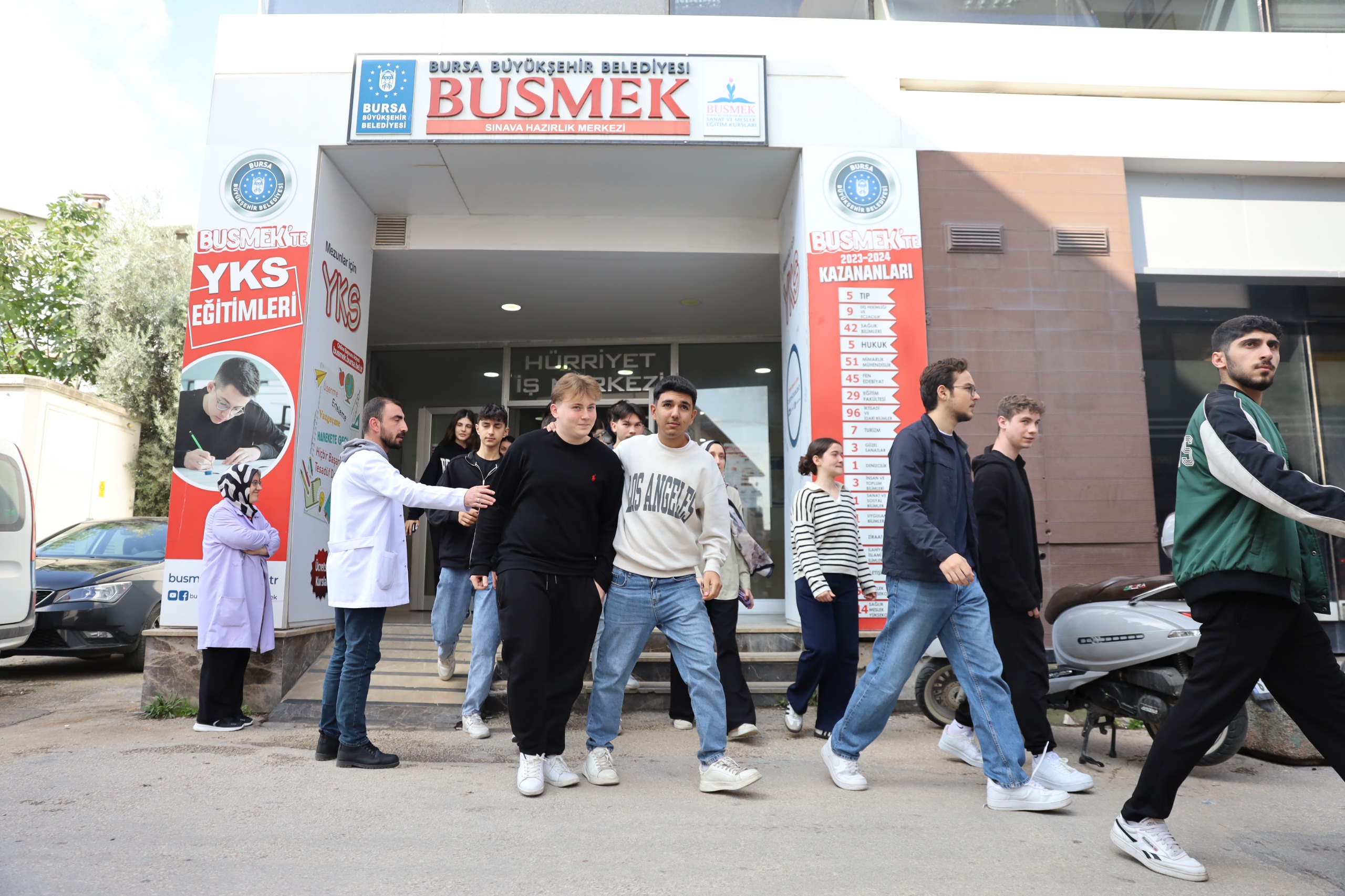 Bursa Büyükşehir’in YKS Hazırlık Merkezi’nde deprem ve tahliye tatbikatı