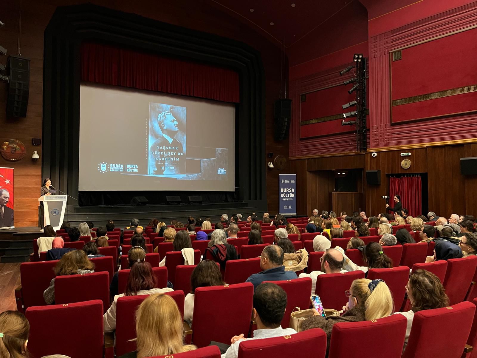 Nazım Hikmet’in dizeleri Bursa’da sahneye taşındı